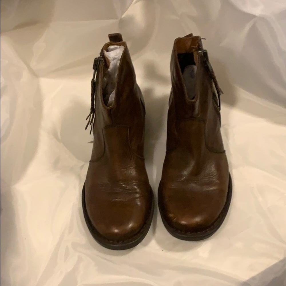 Born boots
